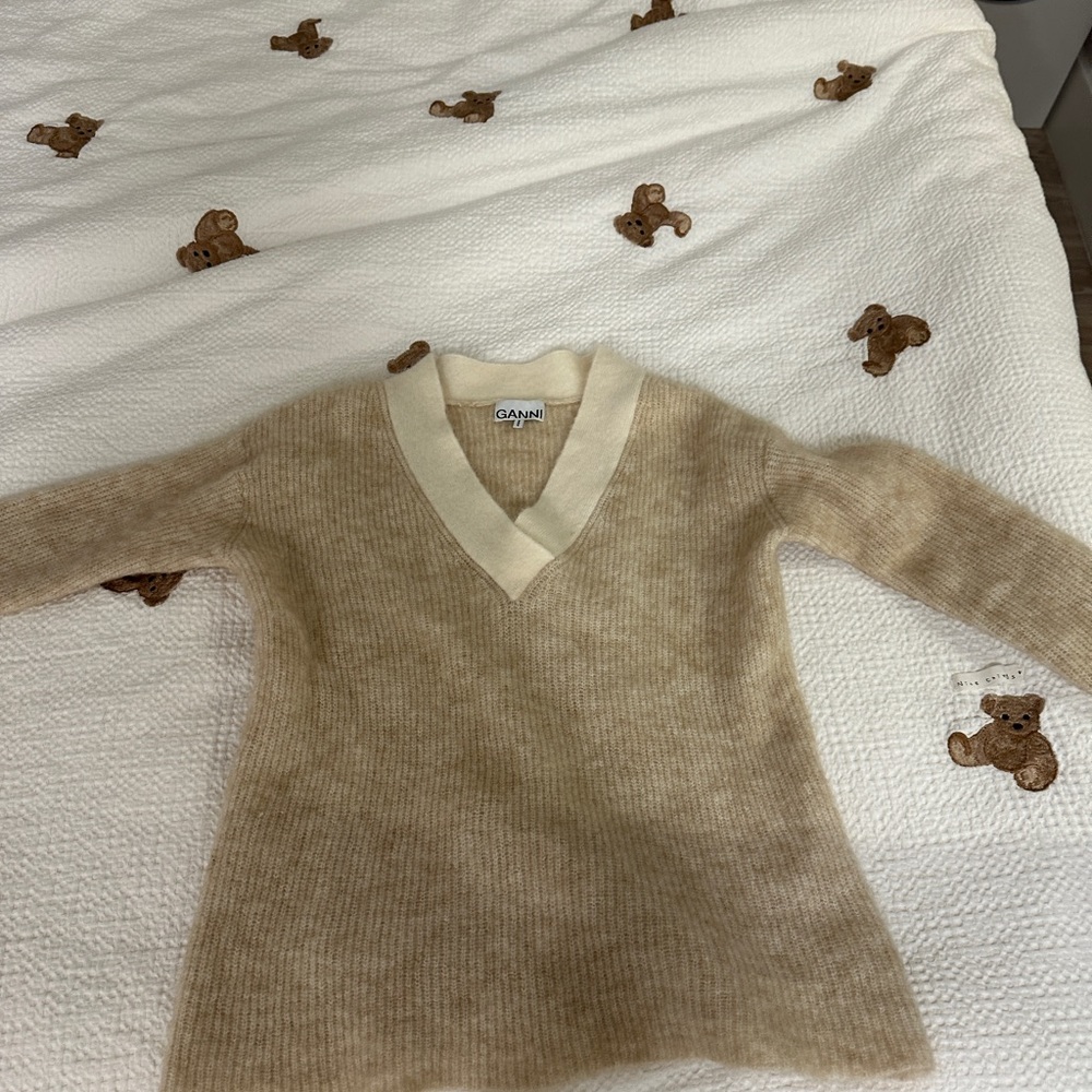 Ganni V neck sweater